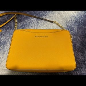 Michael Kors Gold Cross Body Purse